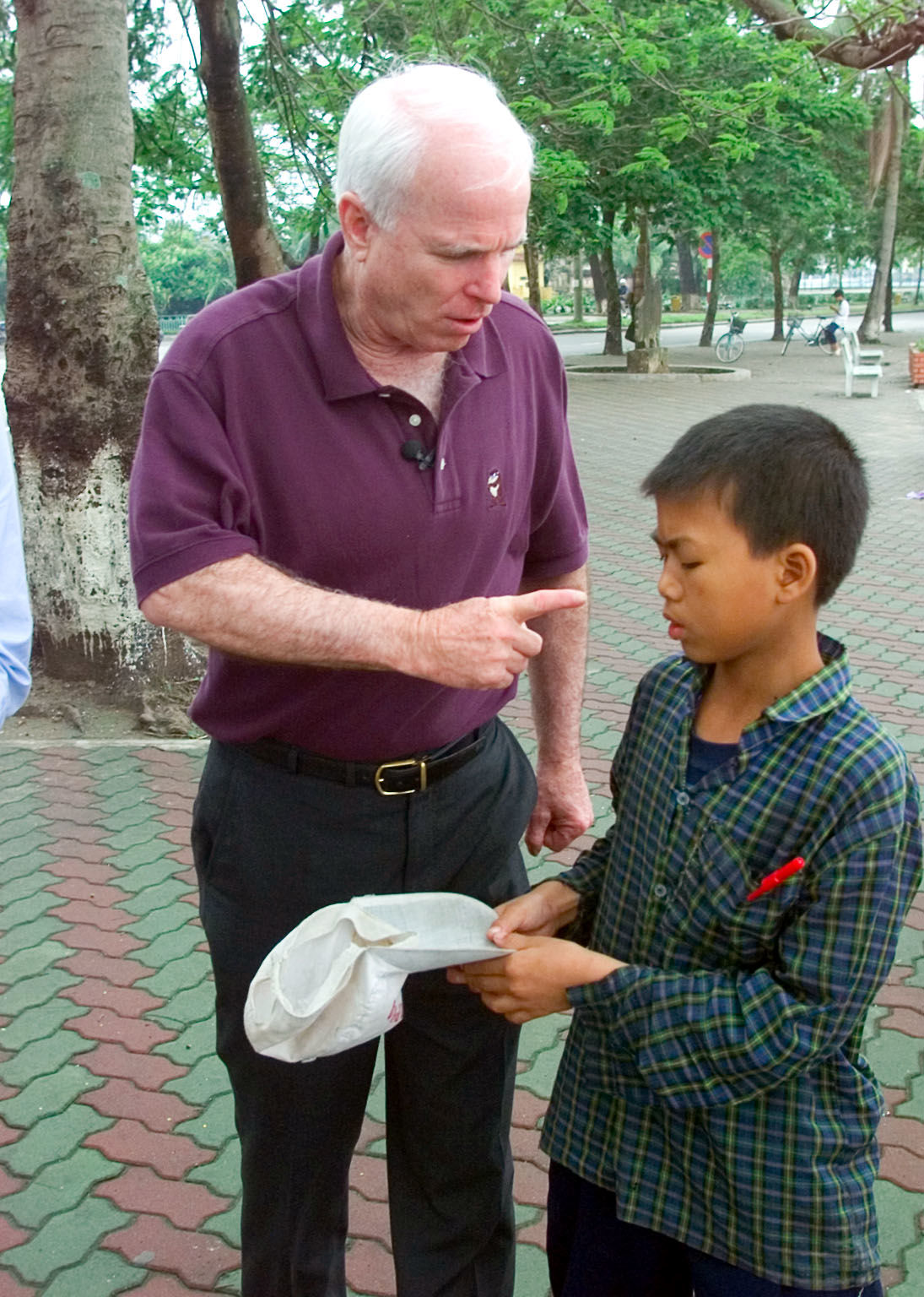 2000: Mccain Vietnam